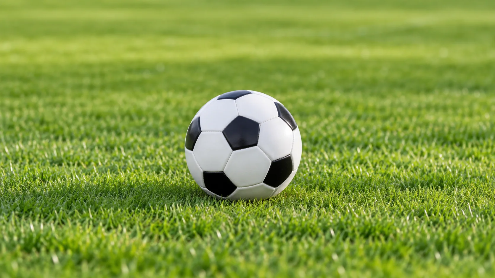 克罗斯：从中场指挥官到足球战术革新者的辉煌之路